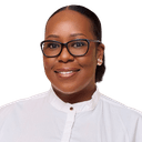 Peggy Mapondera headshot